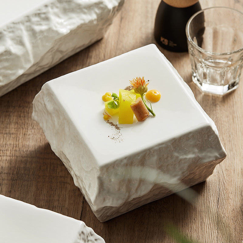 أطباق يابانية غير منتظمة الشكل مصنوعة من الحجر، فندق ومطعم